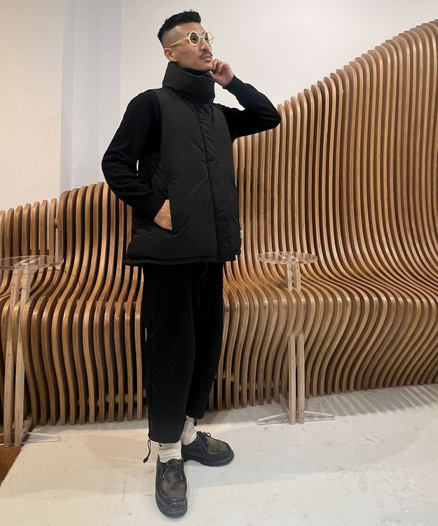 KWD 【日本製/高品質ダウン】STAND COLLAR DOWN VEST ダウンベスト ブラック