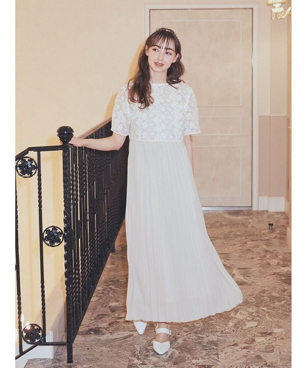 earth music&ecology ＳＥＴ２点　オーガンジー刺繍＋プリーツワンピース Beige