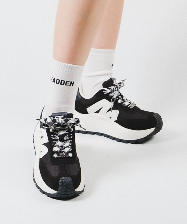 STEVE MADDEN SUPERCAMPO ランナースタイル厚底スニーカー ブラック