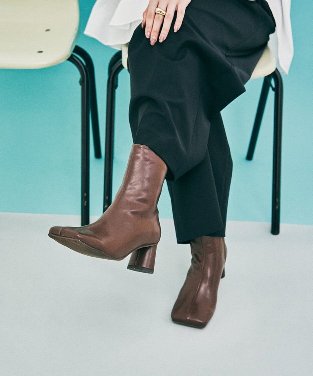 BONTRE 【PRECIEUX JOUET/プレシュウジュエ】ワイドスクエアショートブーツ ブラウン