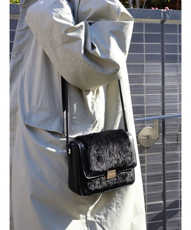 AMERICAN HOLIC クラッシックスクエアファーショルダーＢＡＧ Black