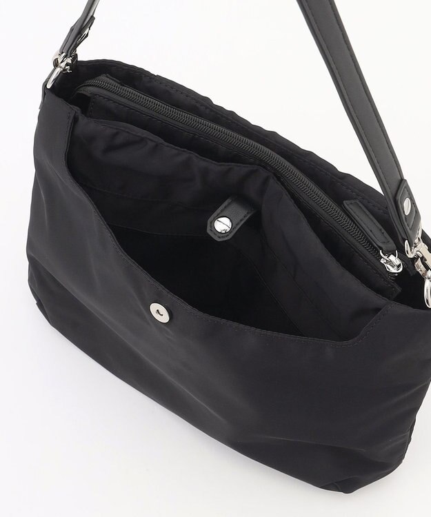 LA BAGAGERIE 多収納ナイロン2WAYショルダー ブラック
