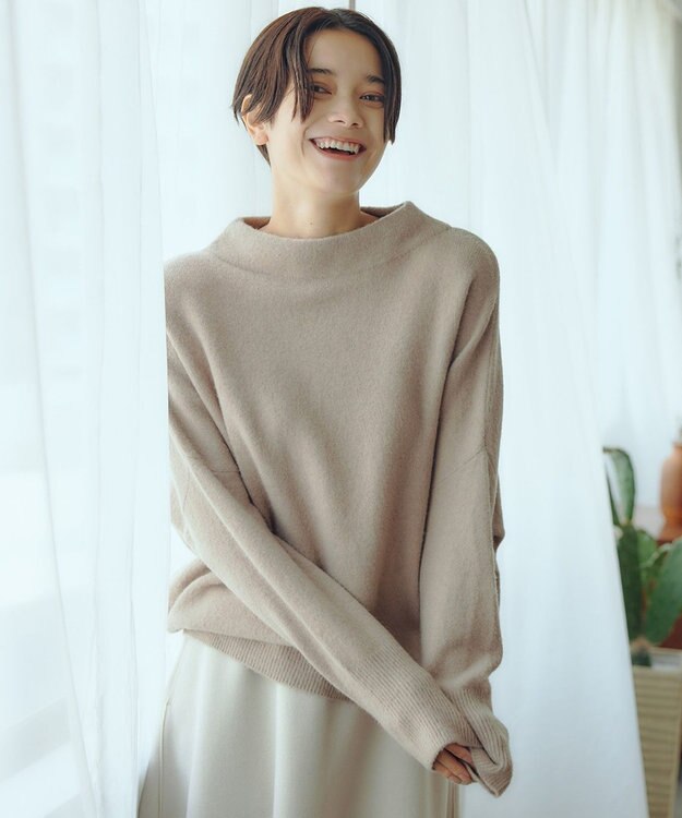 UNFILO ふわふわ ボトルネックニット ベージュ