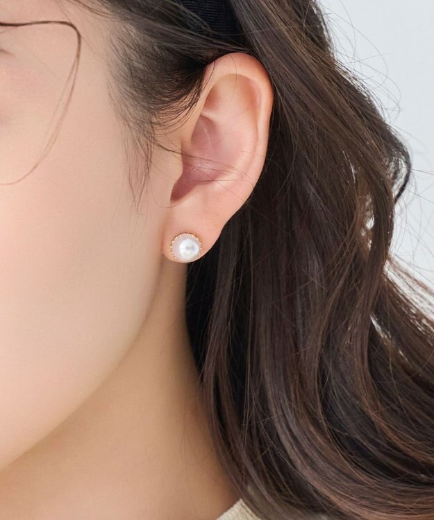 Phoebe トゥウィンクルフレームパールピアス　ゴールド/一粒 ゴールド