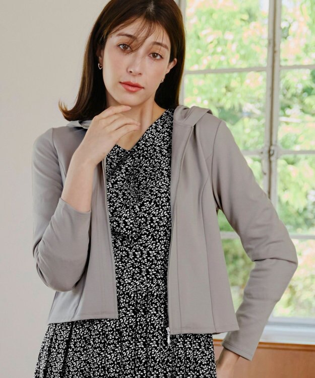 Tiaclasse 【UVカット・吸水速乾・洗える】 “きれい見え” カットソーラインフードパーカー グレージュ