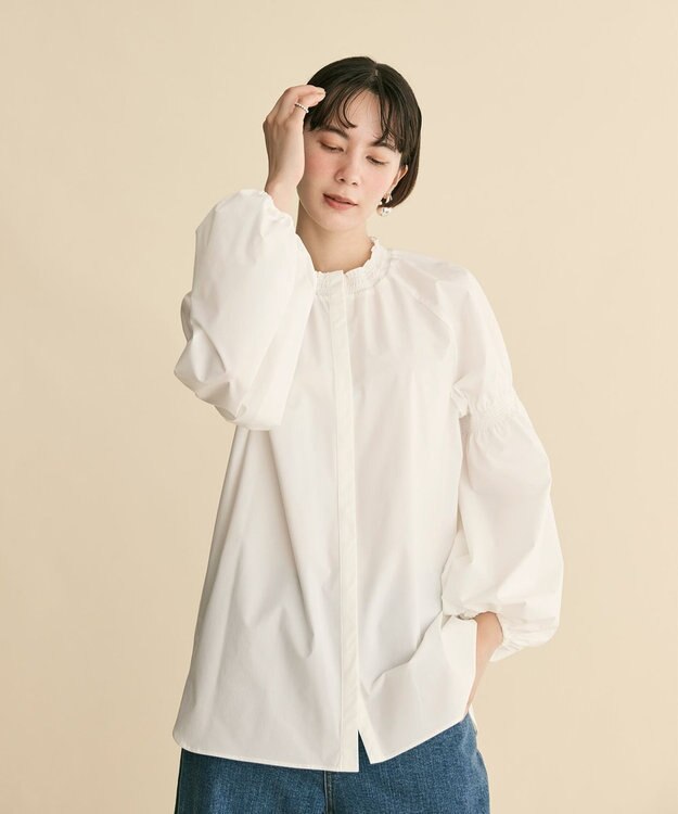 #Newans 【洗濯機可／撥水】シャーリングネック ボリュームスリーブシャツ ホワイト