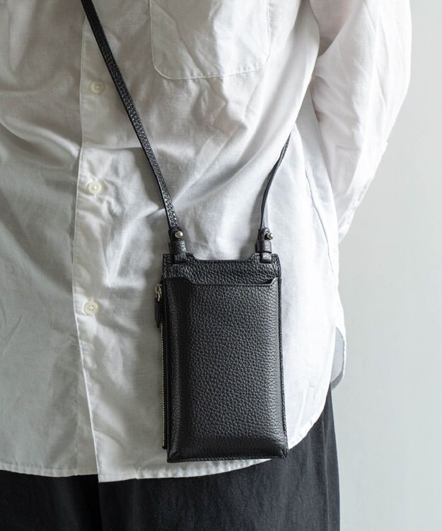 Atelier nuu 本革 スマホショルダー ブラック