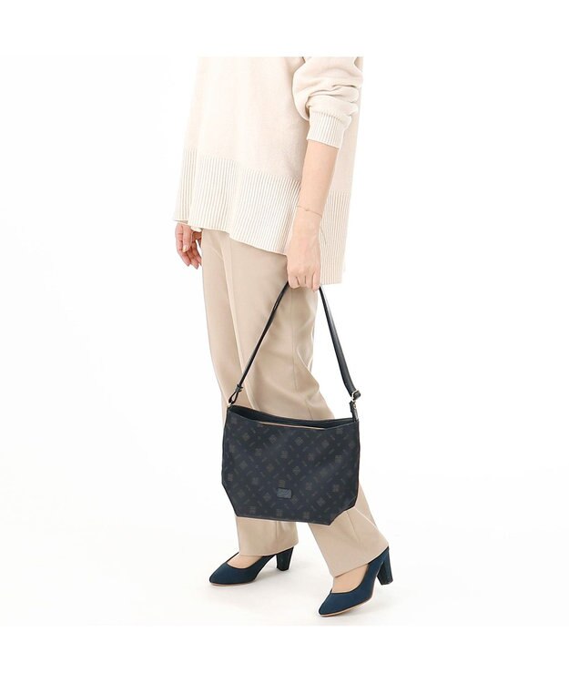 IBIZA ロゴナイロン　ショルダーバッグ ピンクベージュ