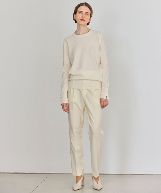 BEIGE， 【WEB限定・洗える】ALSACE / パール釦クルーネックウールニット Ecru