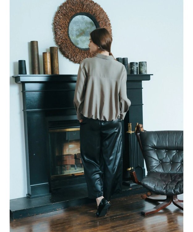 YECCA VECCA グロッシーコーティングサテンパンツ Black