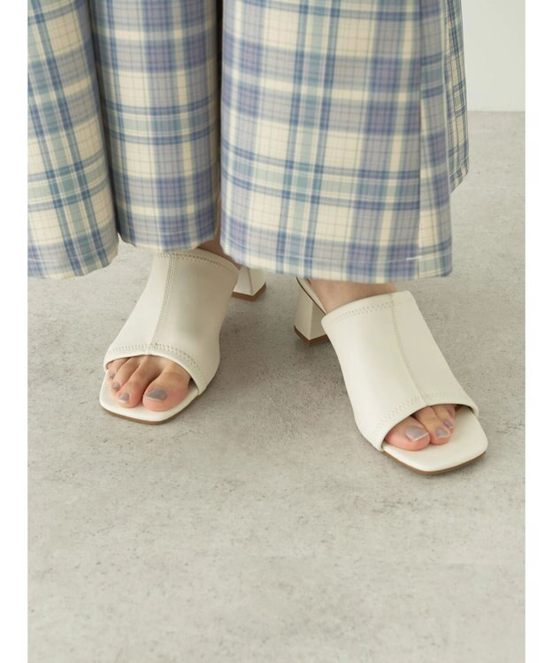 earth music&ecology ＯＲｉｅｎｔａｌＴＲａｆｆｉｃ　ストレッチミュールサンダル White