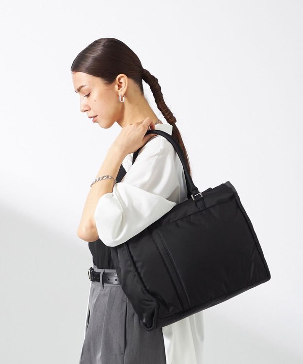 Y'SACCS 【ムック本掲載】ツイルナイロン　スクエアトート　Mサイズ ブラック