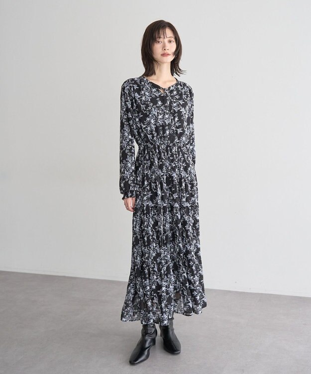 YECCA VECCA ボタニカル柄ボウタイプリーツワンピース Black