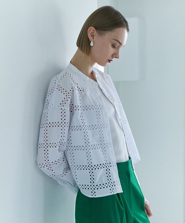 ICB L スクエアエンブロイダリー クロップドシャツ オフホワイト