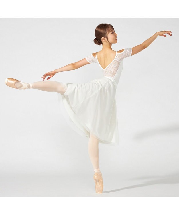 Chacott 【MADOKA SUGAI】オフショルダーレオタード オフホワイト