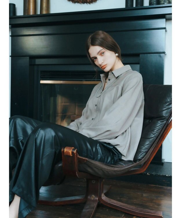 YECCA VECCA グロッシーコーティングサテンパンツ Black