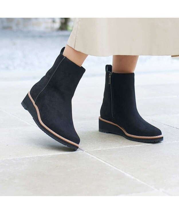 MODE ET JACOMO <carino>【レイン・スノー対応】ウエッジヒールショートブーツ ブラックスエード