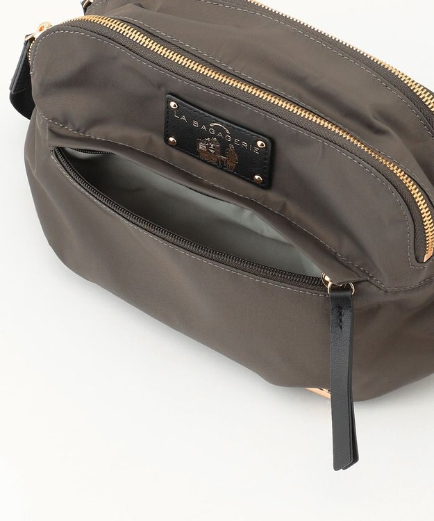 LA BAGAGERIE ウォータープルーフナイロン　スクエアショルダー グレー