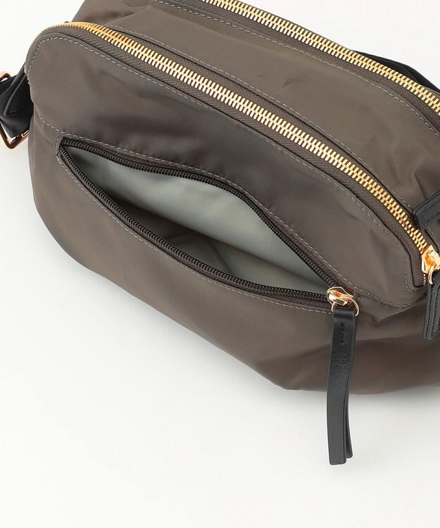 LA BAGAGERIE ウォータープルーフナイロン　スクエアショルダー グレー