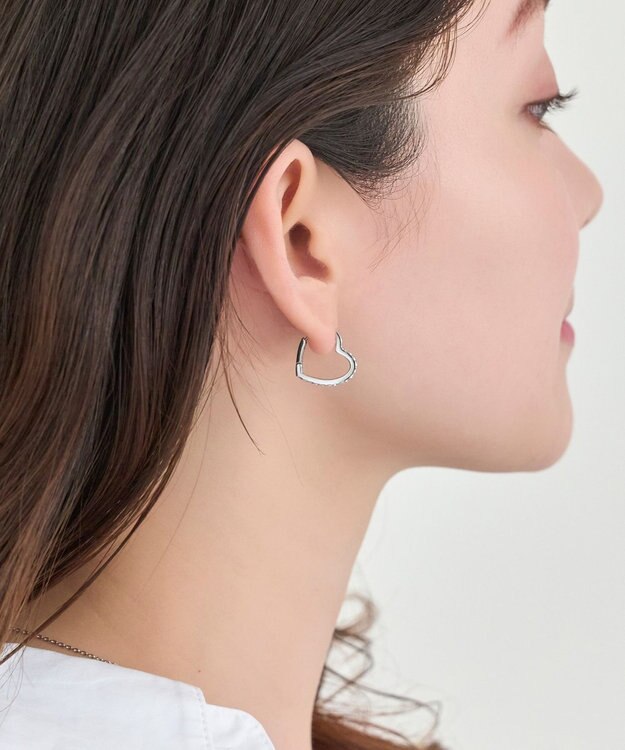 Phoebe 【金属アレルギー対応】ワンタッチライナーハートビジューフープピアス　シルバー シルバー