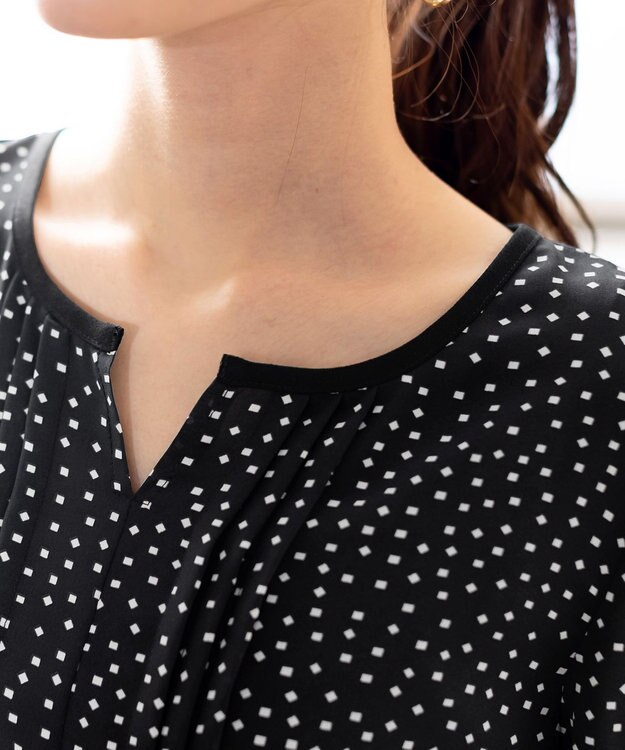 Tiaclasse 【洗える】大人上品な配色ピンタックブラウス ブラックドット