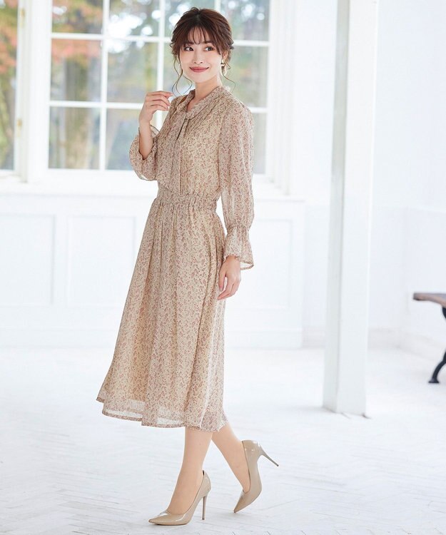 Tiaclasse L 【洗える】程良い透け感のプリントボウタイワンピース アイボリー