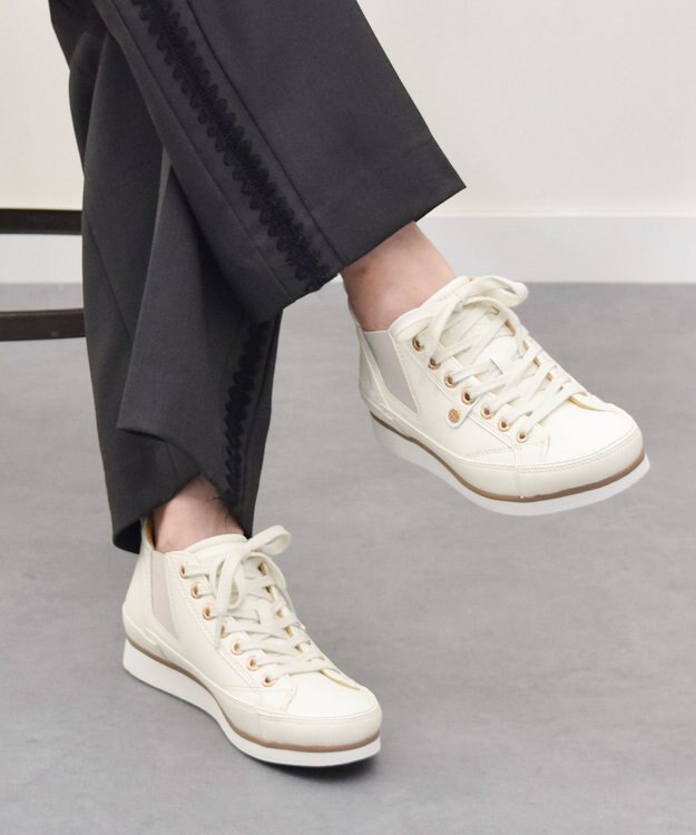 INTER-CHAUSSURES 【BUSSOLA】サイドゴアミドルカットスニーカー アイボリー