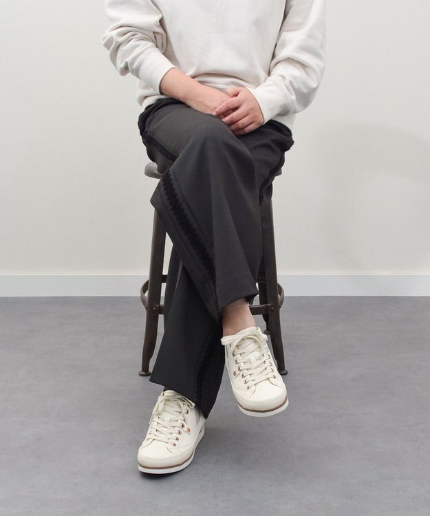 INTER-CHAUSSURES 【BUSSOLA】サイドゴアミドルカットスニーカー アイボリー