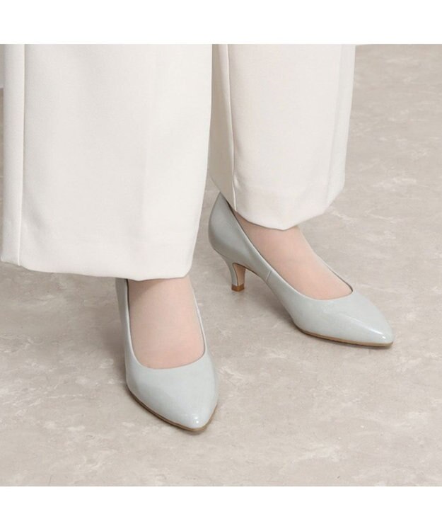 MODE ET JACOMO <carino>【レイン対応】エナメルプレーンパンプス グレーエナメル