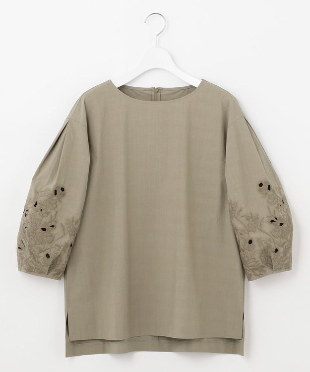 自由区 【洗える】エンブロイダリー プルオーバーブラウス カーキ系