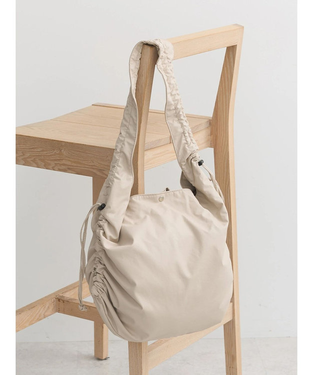 earth music&ecology ギャザーハンドルトートバッグ Ecru