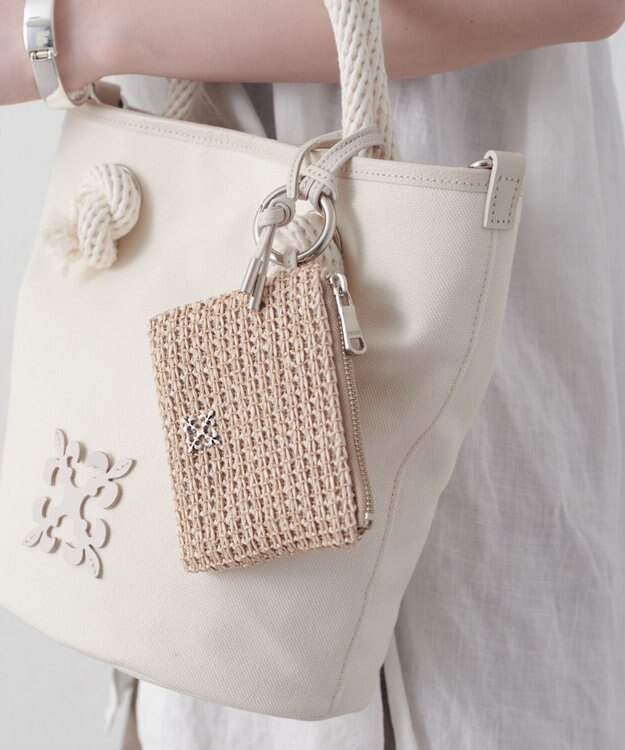 russet ナイロンラフィアスクエアマルチケース(Z-319) Ivory