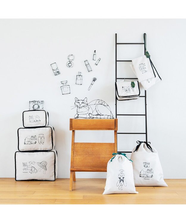 ACE BAGS & LUGGAGE HAyU × ace. トラベルポーチ S 猫柄 17821 アイボリー