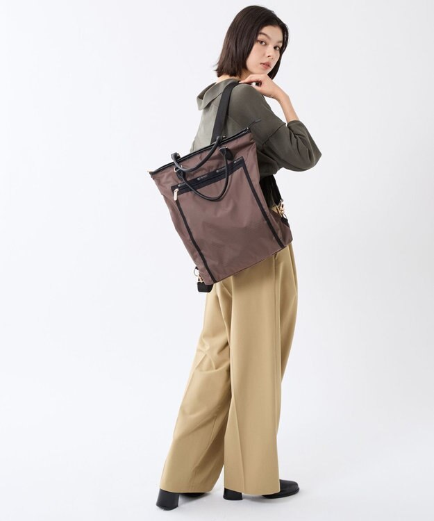 LeSportsac EVERYDAY TH CITY BKPK/アップタウンダークチョコ/ブラック アップタウンダークチョコ/ブラック