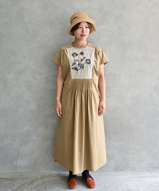 muuc 〈遠州織物〉ウエスト紐付き フレンチスリーブ ポピーの花刺繍 ワンピース ベージュ