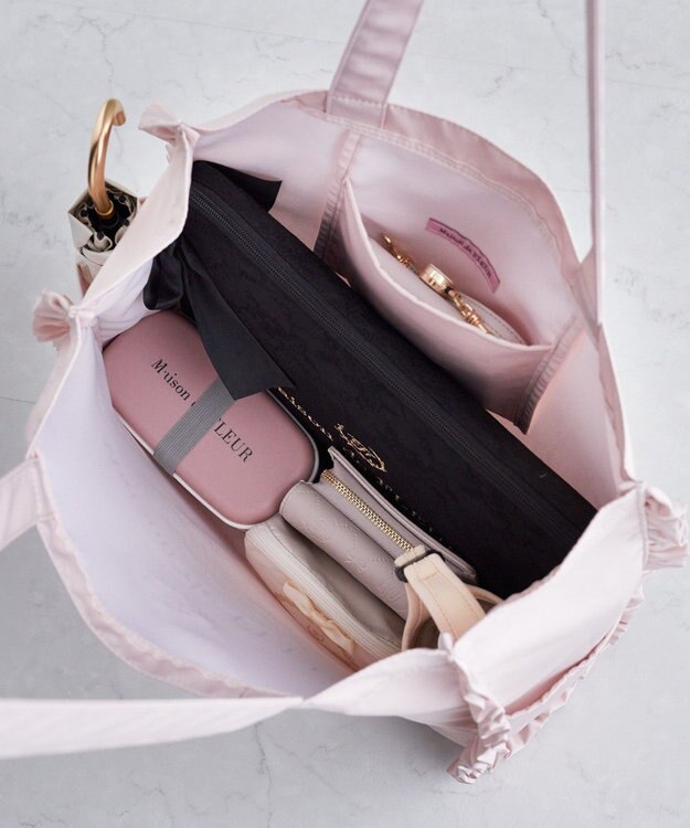 Maison de FLEUR サテンフリルスクエアトートバッグ Pink Beige