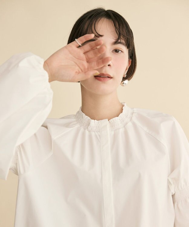 #Newans 【洗濯機可／撥水】シャーリングネック ボリュームスリーブシャツ ホワイト