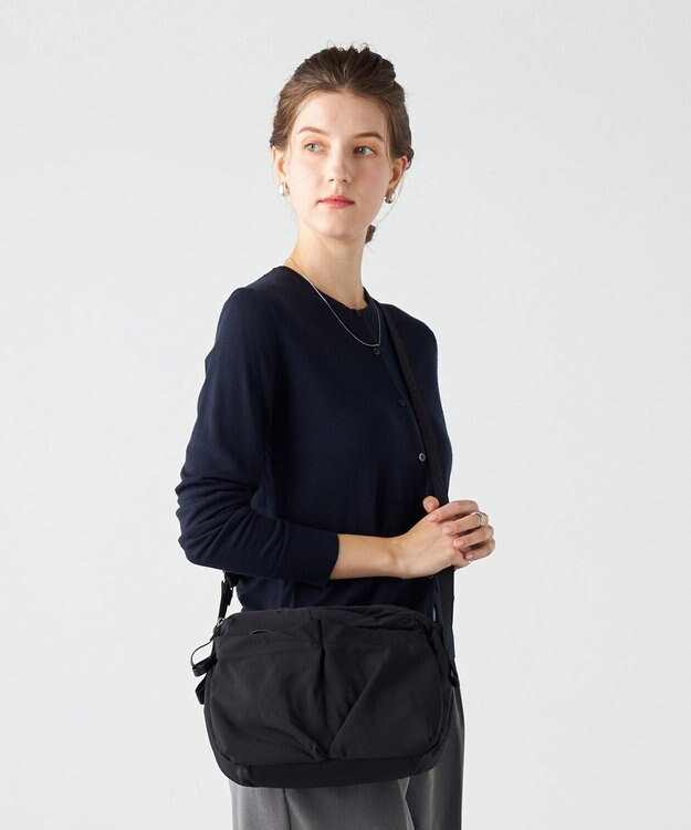 LA BAGAGERIE 【MONICA】フロントポケットショルダーバッグ ブラック