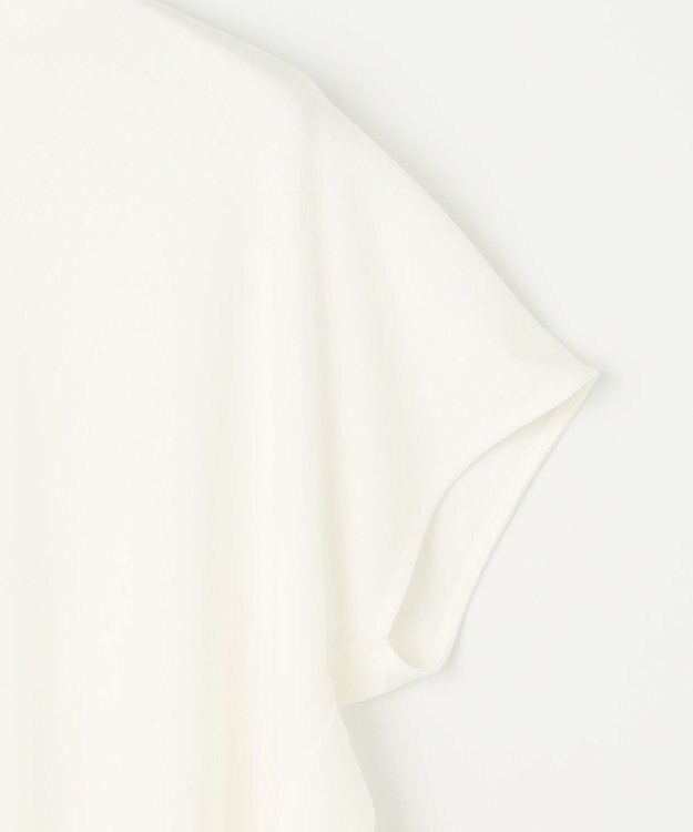 UNFILO 【シワになりにくい】BEAUTY FORM バックフレアTシャツ ホワイト