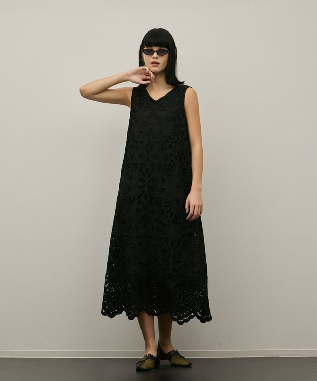 GRACE CONTINENTAL フラワーカットワークワンピース ブラック