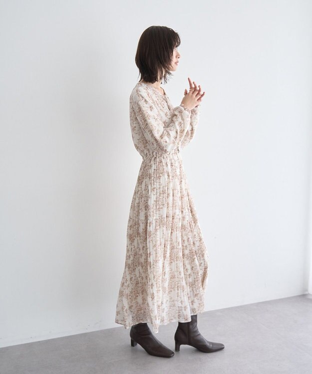 YECCA VECCA ボタニカル柄ボウタイプリーツワンピース Ivory