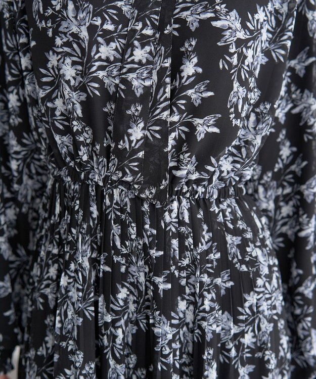 YECCA VECCA ボタニカル柄ボウタイプリーツワンピース Black