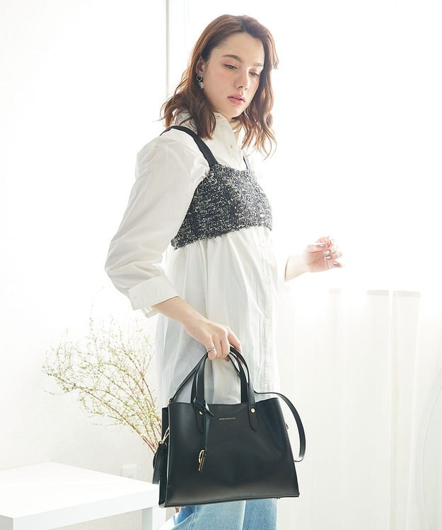 style code 【MERCURYDUO/マーキュリーデュオ】両アオリポケットサイド配色大開き開口 超軽量ハンドバッグ キーチャーム付 ブラック