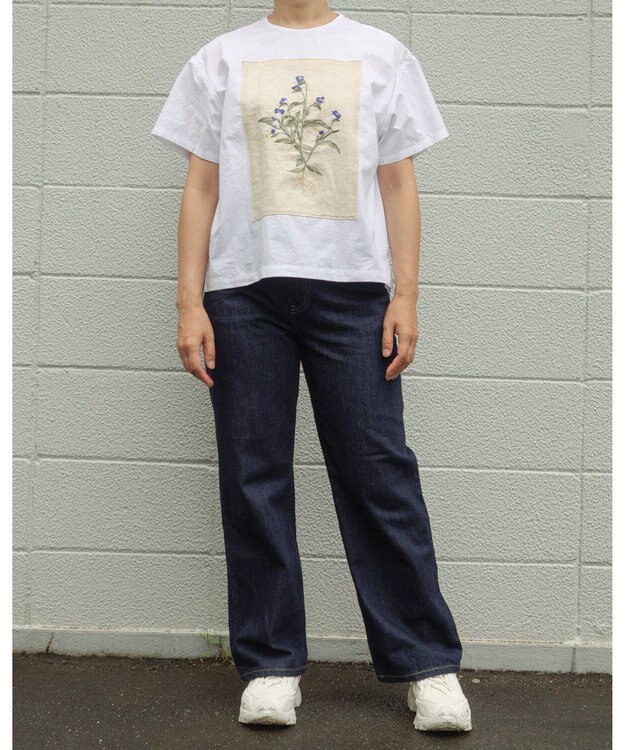 muuc つゆ草刺繍半袖プルオーバー〈日本製・上質な天然素材・遠州織物〉〈繊細なオリジナル花刺繍〉〈ゆったりフリーサイズ〉〈上品な大人の布帛Tシャツ〉 ホワイト