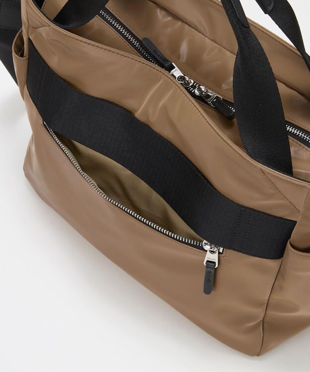 TOPKAPI 【Breath TOPKAPI】Train 防水ポリエステル ショルダー付き A4 トートバッグ / キャリー対応 ブラウン