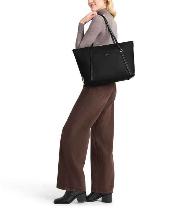 TUMI VOYAGEUR 「キュー」トート ブラック/ゴールド