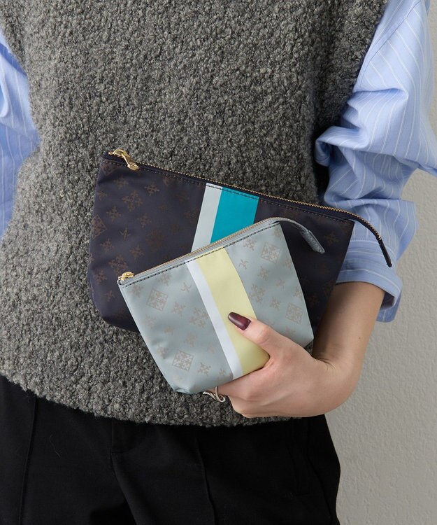 russet ラインプリントポーチ M(Z-226) Purple/BR