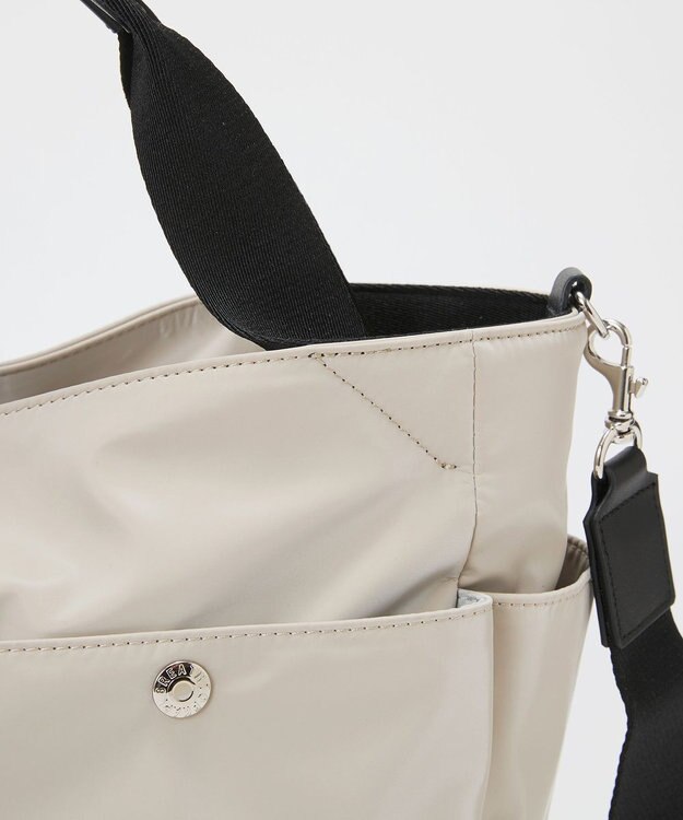 TOPKAPI 【Breath TOPKAPI】Train 防水ポリエステル ショルダー付き A4 トートバッグ / キャリー対応 ライトベージュ