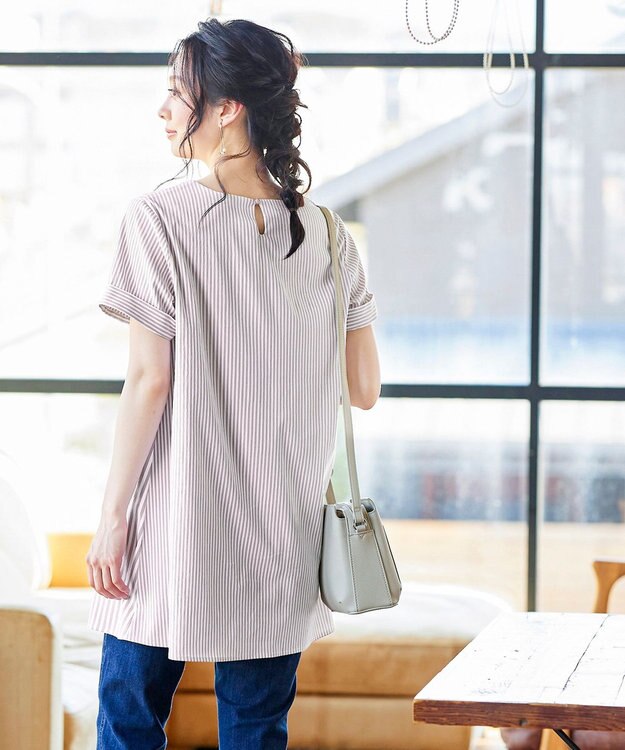 Tiaclasse 【洗える】体型カバーも叶うアシンメトリーストライプチュニックブラウス グレージュ