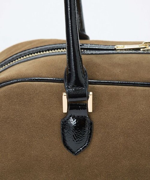 TOPKAPI 【TREASURE TOPKAPI】スエード エナメルコンビ ワイド ボストンバッグ チャーム付き キャメル